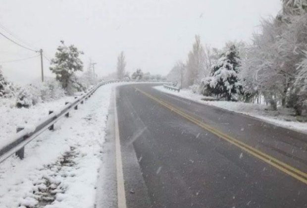 Se recomienda circular con precaución por hielo en las rutas y caminos