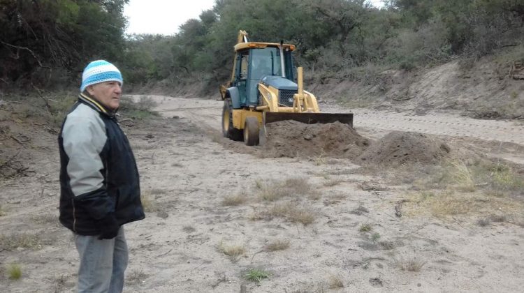 Infraestructura Hídrica ejecutó labores de mantenimiento y refacciones en dos localidades del interior provincial