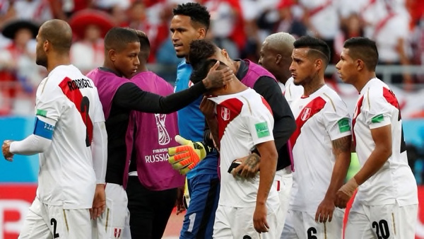 Perú cayó ante Dinamarca en el debut