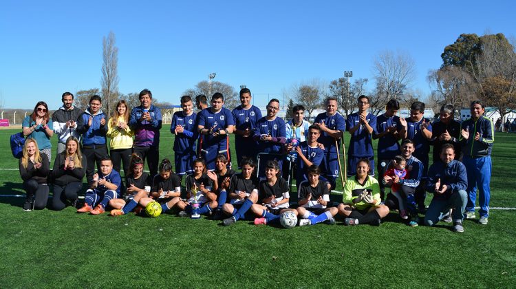 El “Abrazo Futbolero” brilló en “El Ave Fénix”