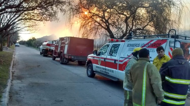 Extinguieron el incendio en el departamento San Martín