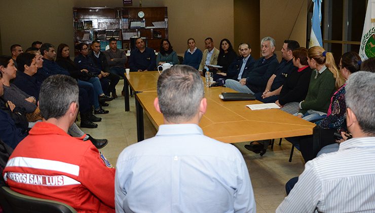 El gobernador se reunió con la plana mayor de la Policía y la instó a jerarquizar cada vez más a la fuerza