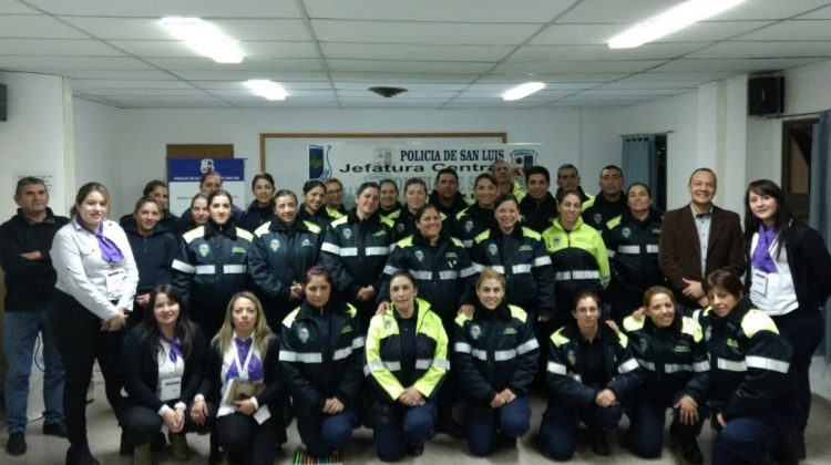 Campaña “Yo soy anfitrión turístico”: capacitan a personal de la Policía Turística