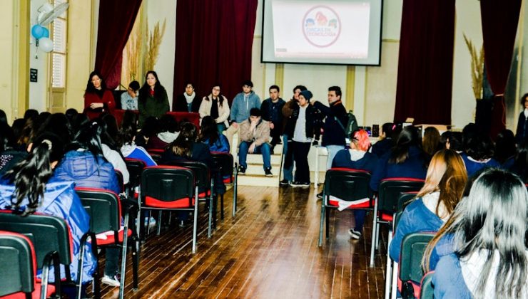 Comenzó la convocatoria para los clubes “Chicas en tecnología”