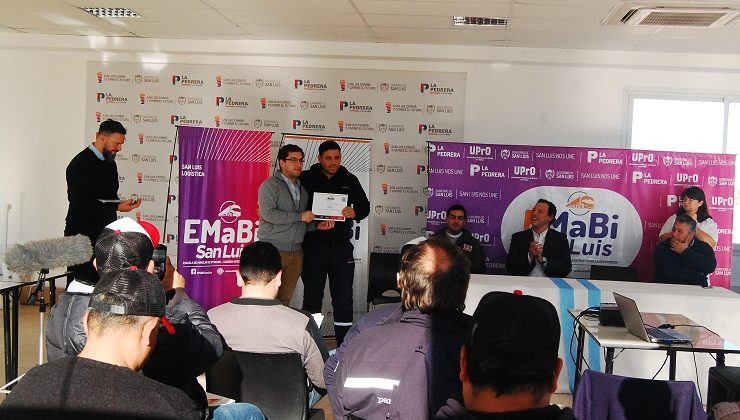 La EMaBi promocionó a 10 nuevos choferes especializados en bitrenes