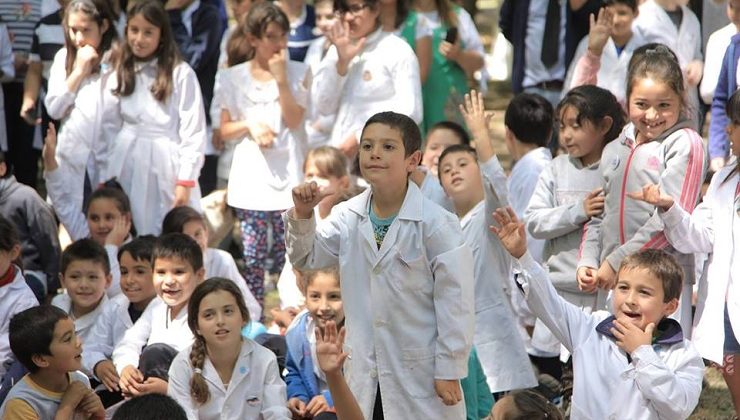 Este lunes, los chicos vuelven a clases en toda la provincia