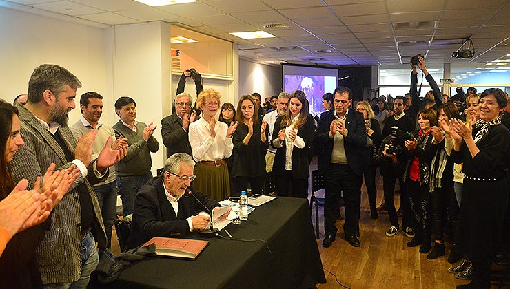 El emotivo momento del anuncio de la creación de las 149 escuelas secundarias