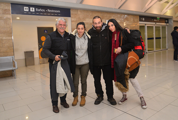 Hugo Franco, Lana, Majb y María en el Aeropuerto de San Luis.