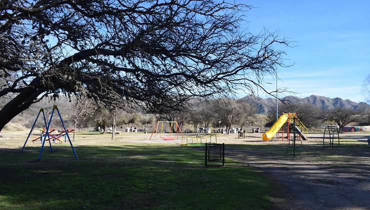 Instalan más juegos en el Monumento de Las Chacras