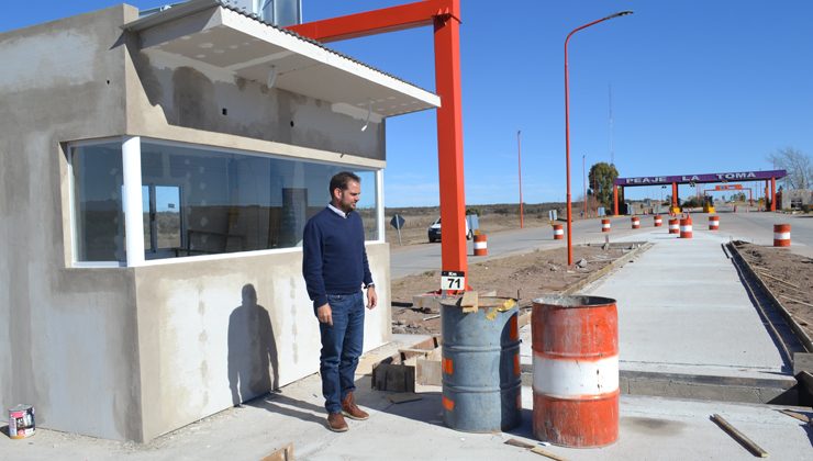 El ministro Tomasevich recorrió la obra de la nueva balanza en el peaje de La Toma