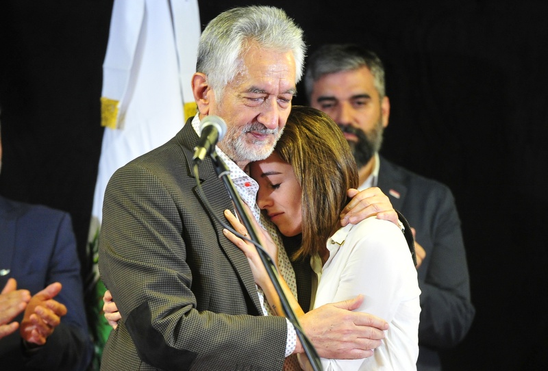 El gobernador Alberto Rodríguez Saá puso en funciones a la nueva titular de la cartera educativa Paulina Calderón y agradeció la labor realizada por Natalia Spinuzza en el cargo que se desempeñó.