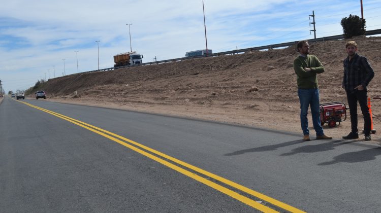 Tomasevich visitó la obra del nuevo retorno en la Autopista de las Serranías Puntanas