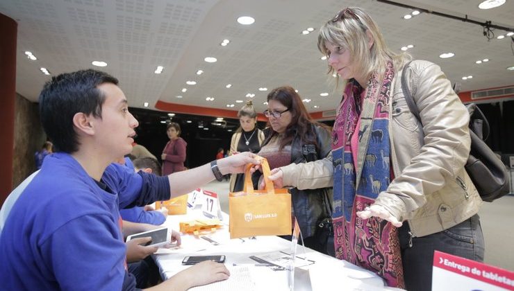 Docentes recibieron su tableta y se suman al Sistema de Gestión Educativa