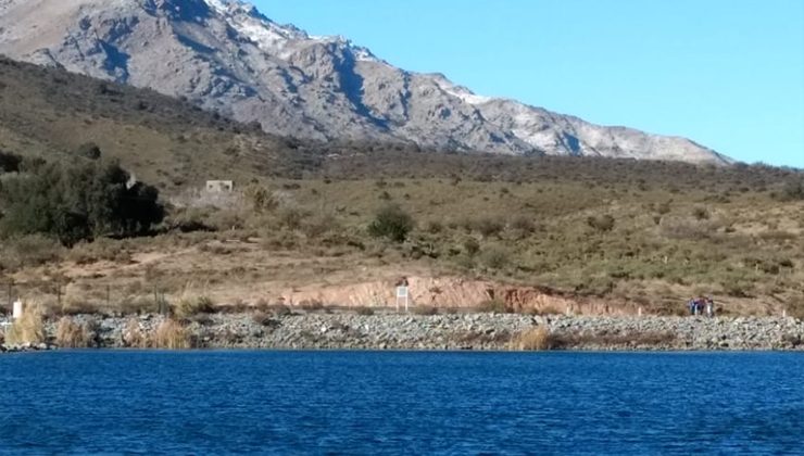 La nieve, como regalo para el Día del Niño en los Comechingones