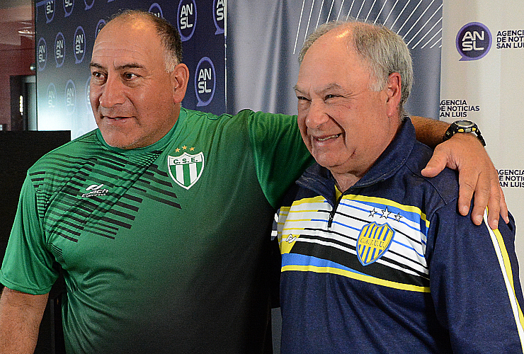 Los entrenadores: Gerardo Gómez de Estudiantes y Pedro Dechat de Juventud.