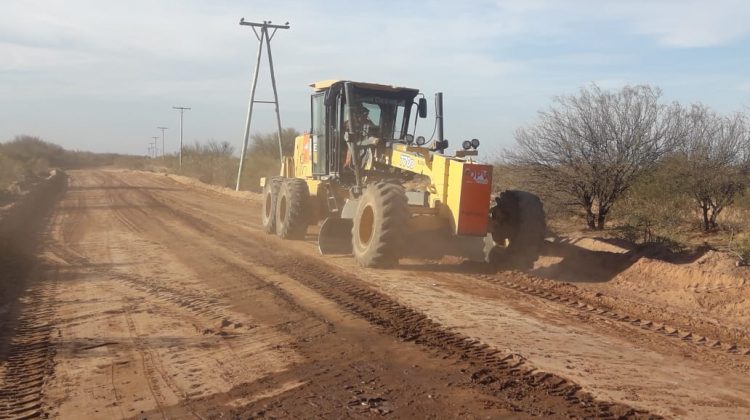 Continúan los trabajos viales en parajes del norte provincial