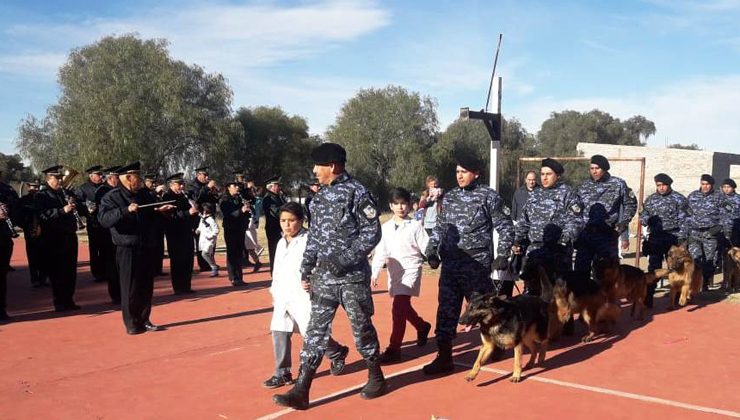 La Policía de San Luis festejó el Día del Niño en Los Algarrobos Blancos