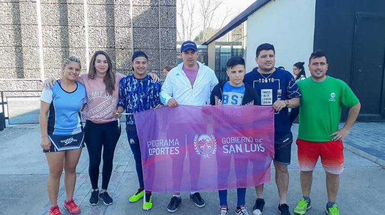 Deportes acompaña a la selección de menores de pádel de San Luis