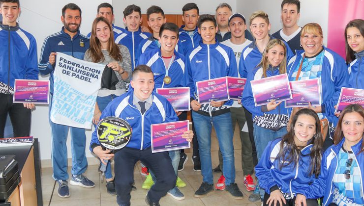 La Provincia reconoció a la Federación de Pádel por su destacada participación en un torneo nacional