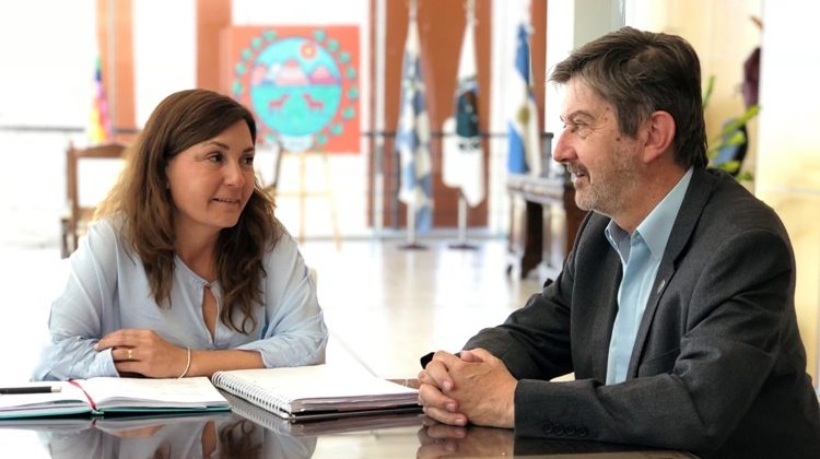 La ministra de Educación se reunió con el intendente de Merlo