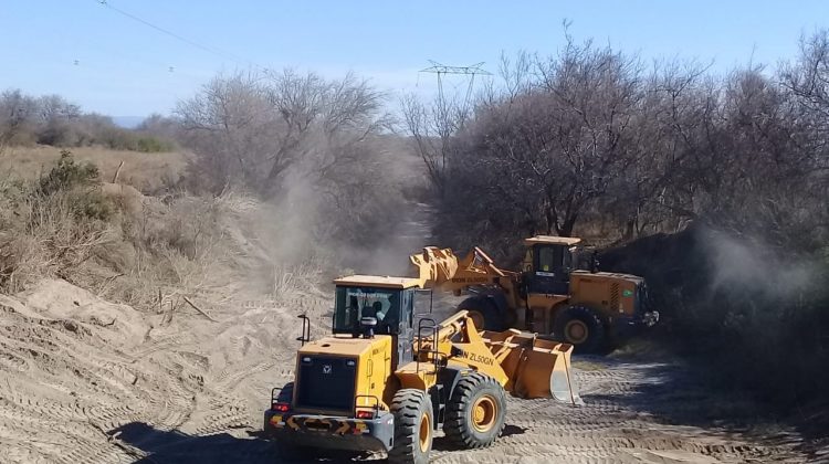 Iniciaron el reencauzamiento y desembanque del río Conlara