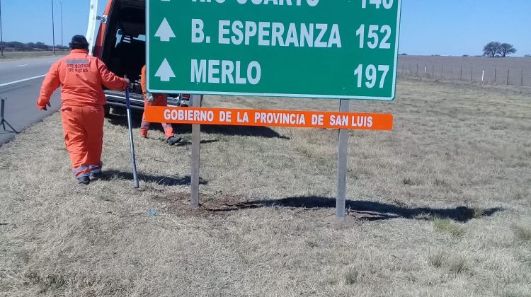 Se suman 80 carteles a los 3.400 ya colocados en los caminos provinciales