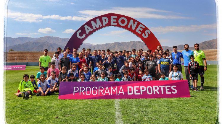 “Abrazo Futbolero” pasó por La Punta