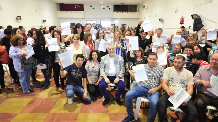 Productores y comerciantes de los departamentos Chacabuco y San Martín, sorprendidos por la rápidez del trámite y la entrega del préstamo