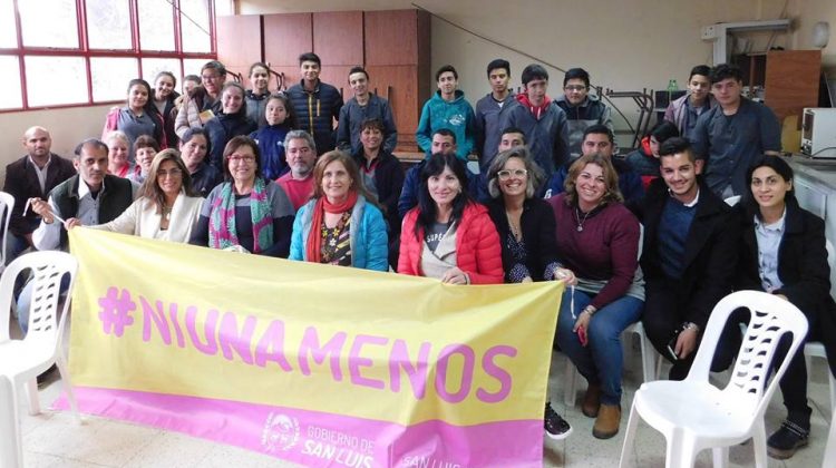 Adriana Bazzano recorrió el departamento Dupuy para dialogar con los vecinos de la región