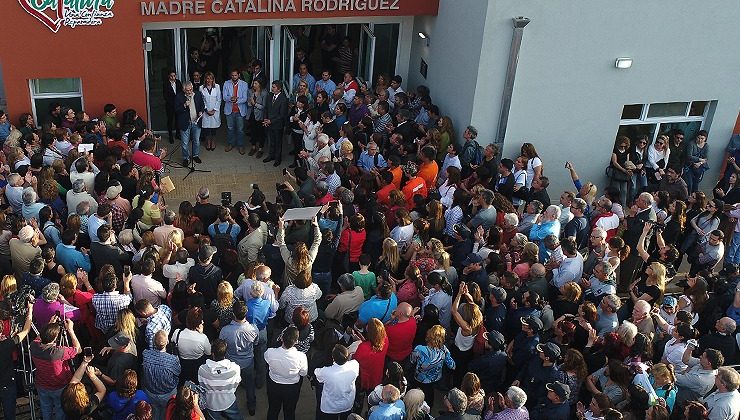 Satisfacción y alegría de los vecinos por la calidad del nuevo hospital de Merlo