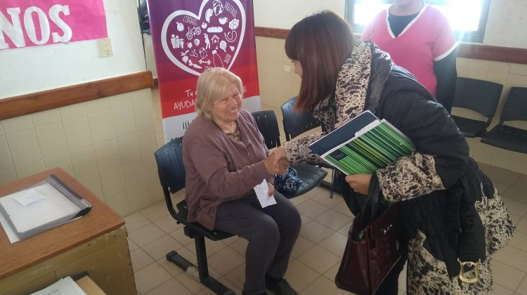 La ministra Corvalán realizó una nueva visita al Hospital de La Toma