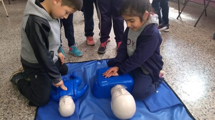 El Centro de Atención Primaria de Nogolí capacitó a chicos en RCP