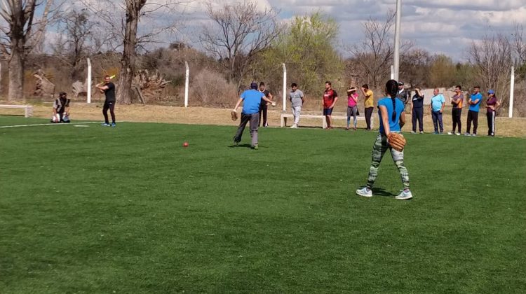 El sóftbol tuvo una nueva jornada de capacitación en “El Ave Fénix”