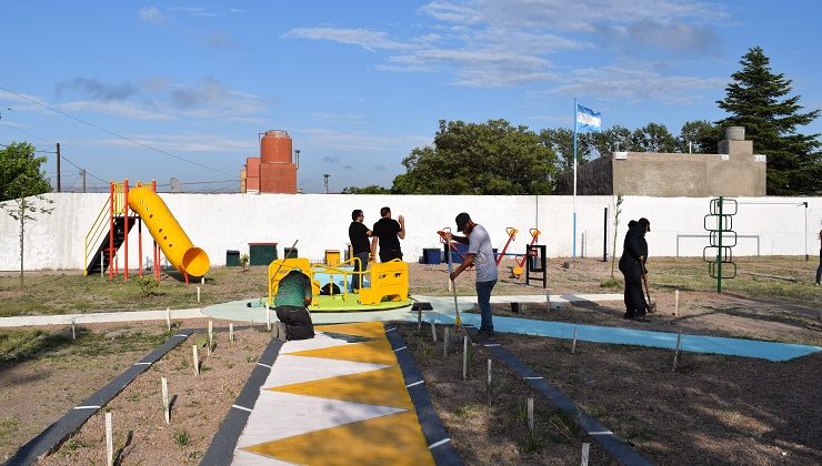 Urbanismo y Parques inaugura la plaza Los Sueños de la Lindor