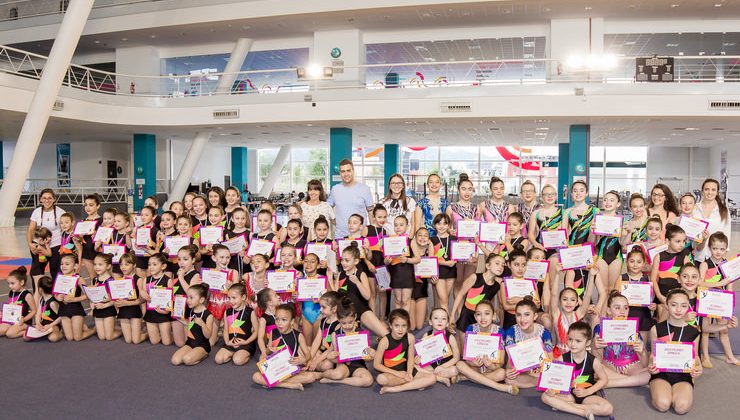 La gimnasia rítmica deleitó en el Campus