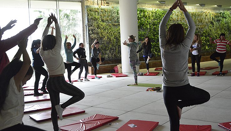 Yoga y un espacio ameno para festejar el Día de la Madre
