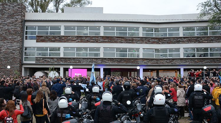 La nueva Jefatura de Policía, un moderno edificio