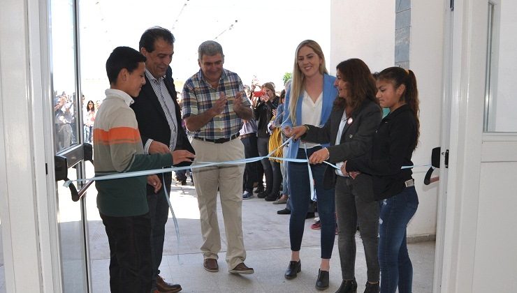 El Gobierno provincial inauguró la primera escuela técnica generativa