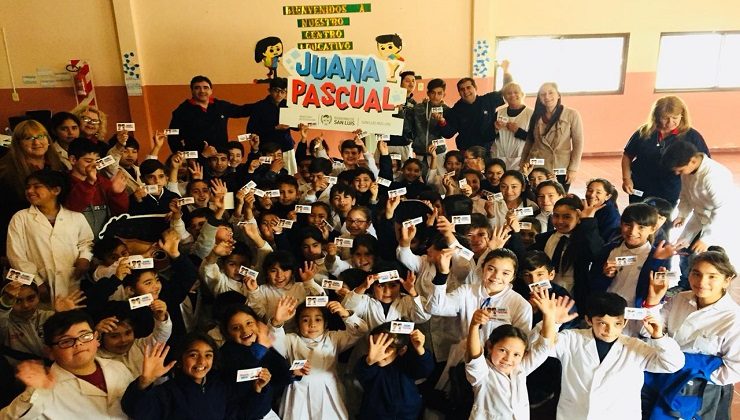 “Juana y Pascual”: alumnos de La Calera conocieron el corto animado creado con sus voces y dibujos