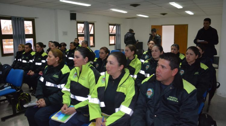 Capacitarán a más de 700 agentes y auxiliares de Policía