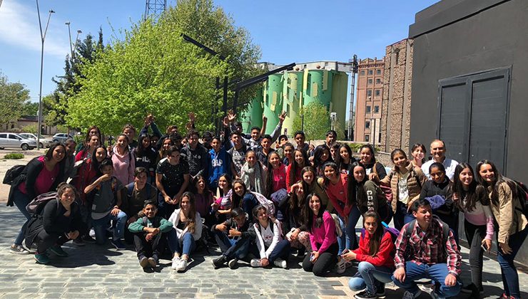 Alumnos del Instituto Superior “Juan Bautista Alberdi” visitaron el Complejo “Molino Fénix”