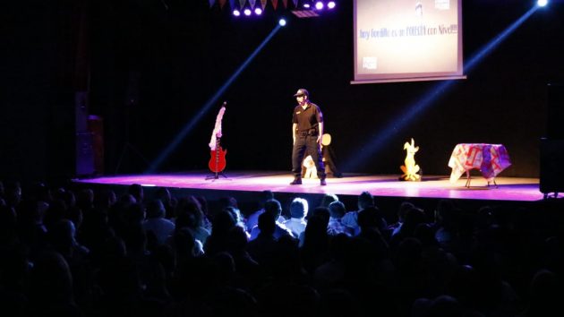 El humorista tucumano puso sobre el escenario toda su gracia y deleitó al público.