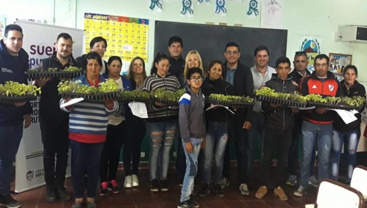 La cartera productiva continúa con la entrega de kits frutihortícolas en Pueyrredón