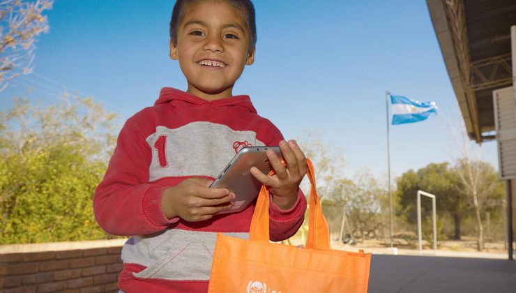 Este martes, las tabletas y foldscopes llegan a los chicos del sur provincial