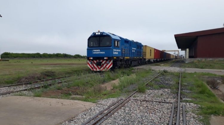 Arribó al puerto de Rosario otro tren con alfalfa