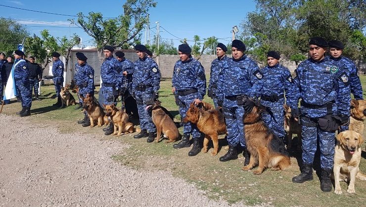 La División Canes de la Policía provincial conmemoró su 50º aniversario