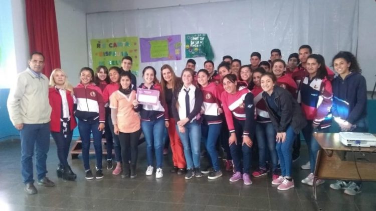 Entrega de premios a las “promos” del concurso de salud auditiva 