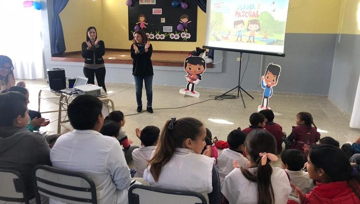 Alumnos de Renca y Santa Rosa del Conlara conocieron los cortos de los talleres de animación de “Juana y Pascual”