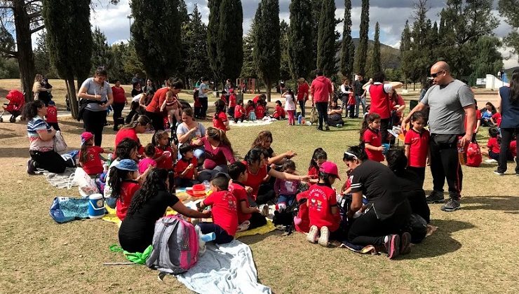 Las familias escolares celebran su día en el Parque de las Naciones