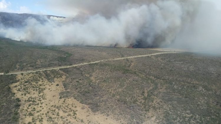 Bomberos y brigadistas lograron reducir la magnitud del incendio en cercanías de Papagayos